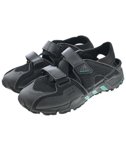 adidas 運動鞋