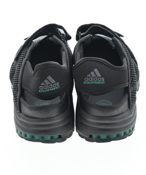 adidas 運動鞋