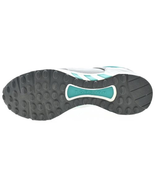 adidas 運動鞋