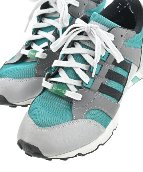adidas 運動鞋