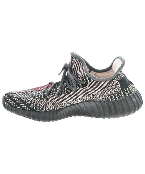adidas 運動鞋