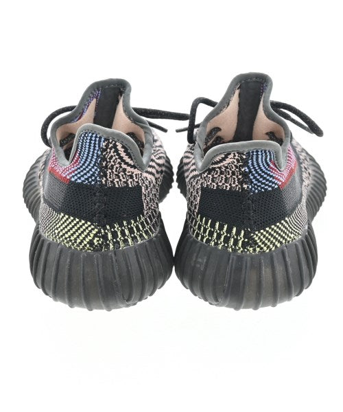 adidas 運動鞋