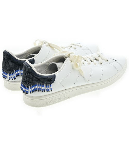 adidas 運動鞋