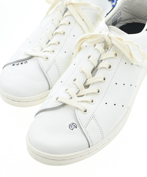 adidas 運動鞋