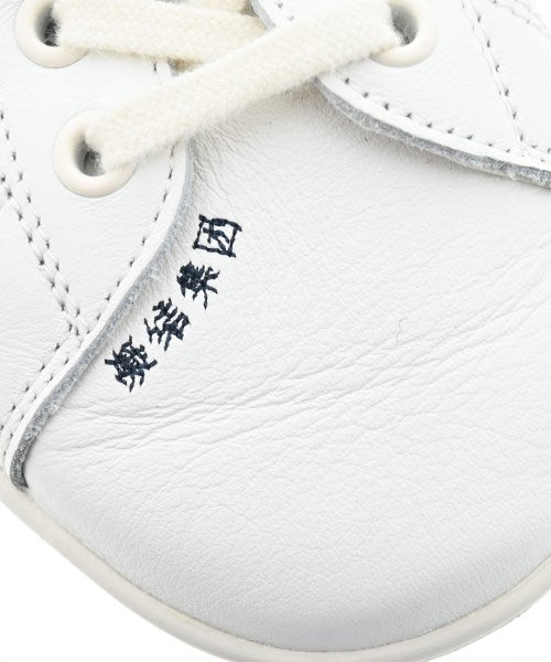 adidas 運動鞋