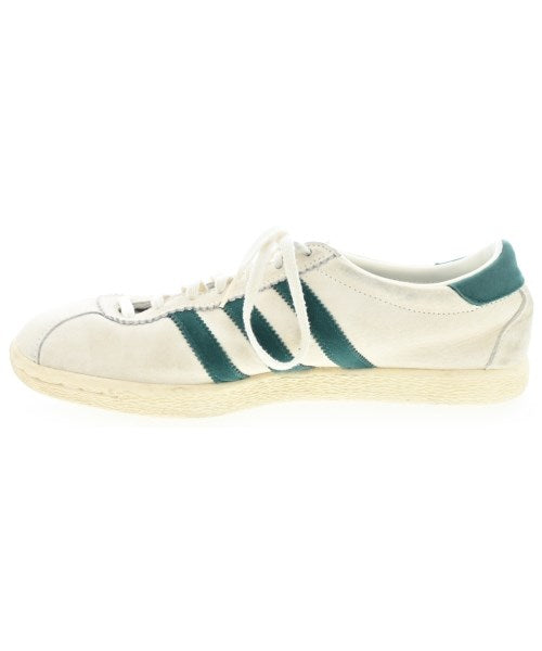 adidas 運動鞋