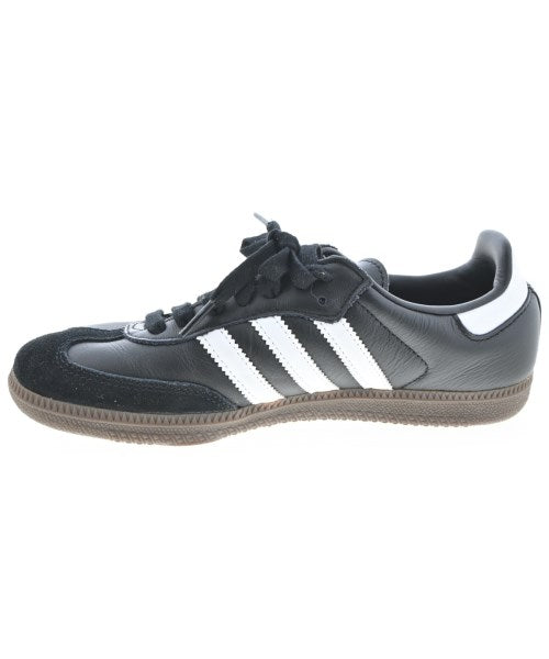 adidas 運動鞋