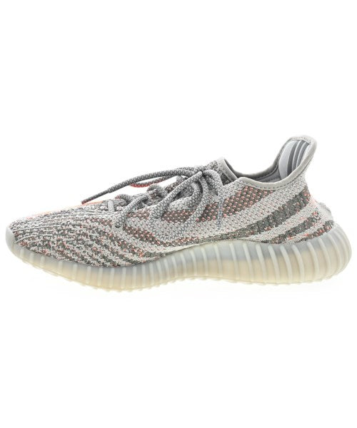 adidas 運動鞋