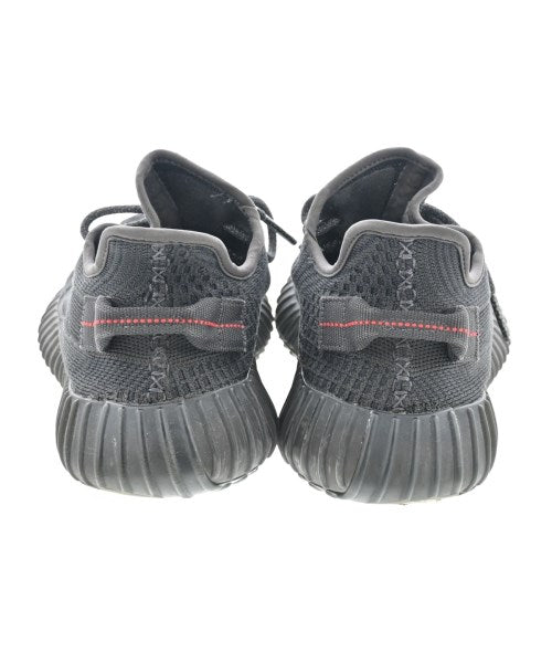 adidas 運動鞋