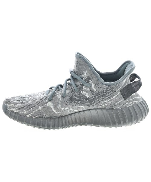 adidas 運動鞋