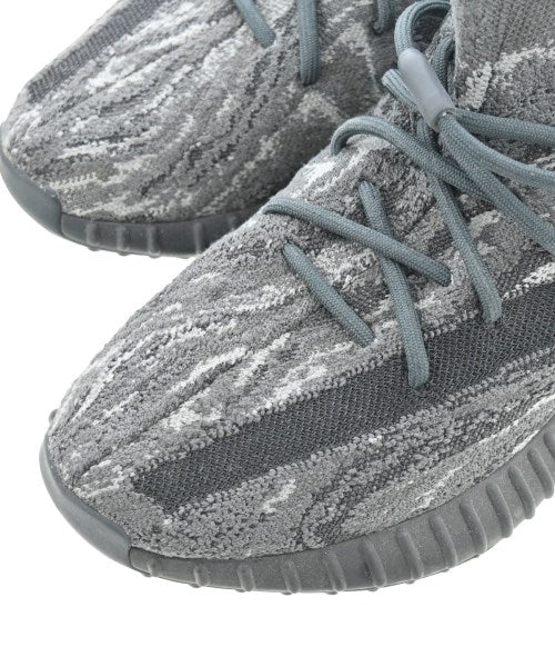 adidas 運動鞋