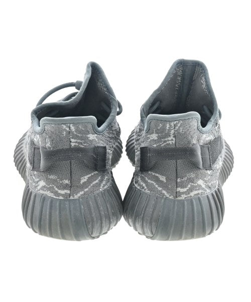 adidas 運動鞋