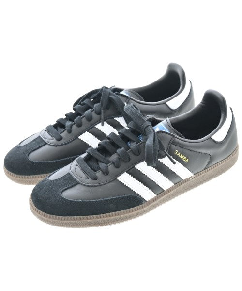 adidas 運動鞋