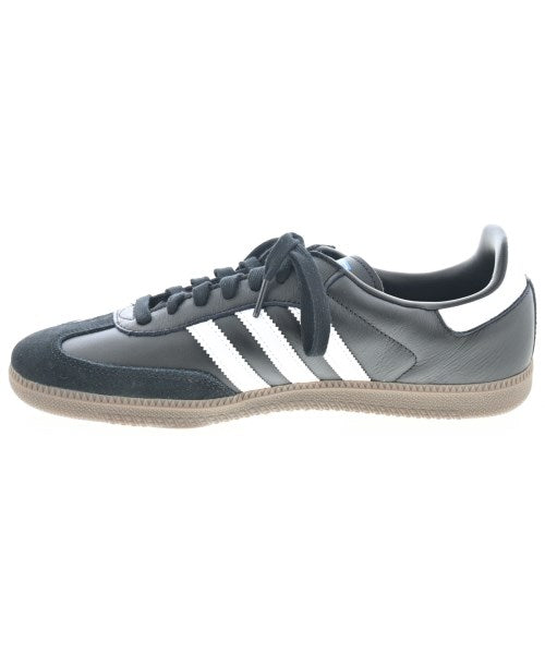 adidas 運動鞋