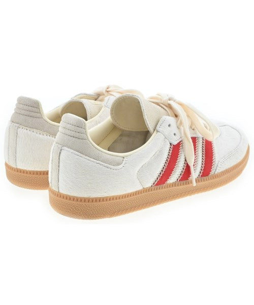 adidas 運動鞋