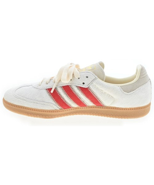adidas 運動鞋