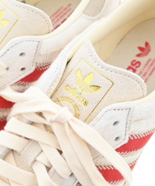 adidas 運動鞋