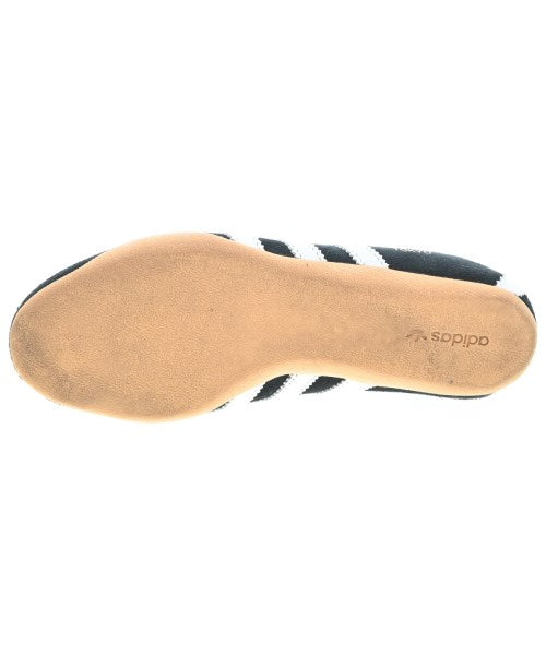 adidas 運動鞋