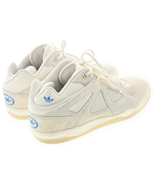 adidas 運動鞋