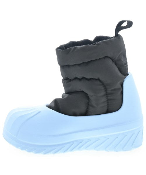 adidas 靴子