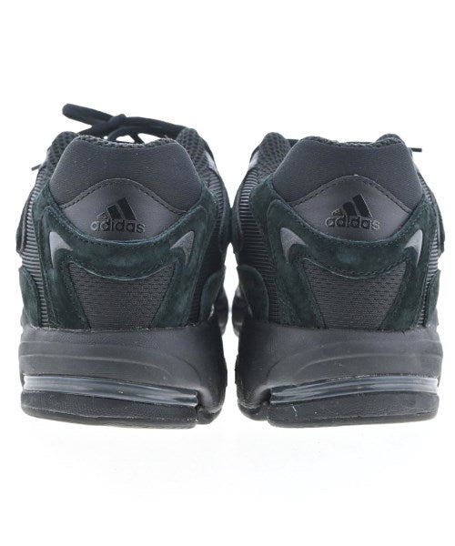 adidas 運動鞋