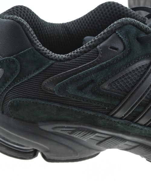 adidas 運動鞋