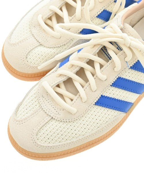 adidas 運動鞋