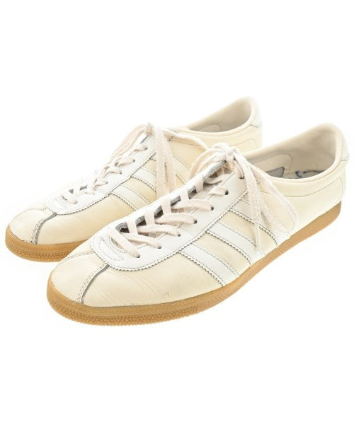adidas 運動鞋