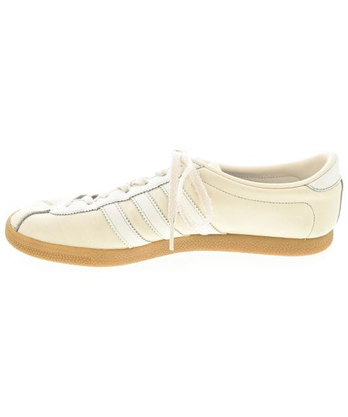 adidas 運動鞋