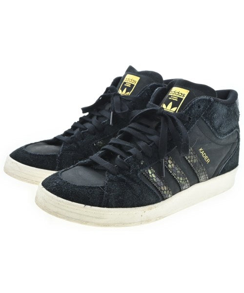 adidas 運動鞋