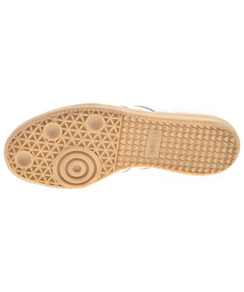 adidas 運動鞋