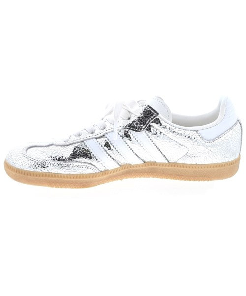 adidas 運動鞋
