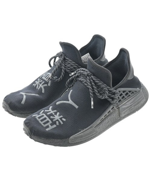 adidas 運動鞋