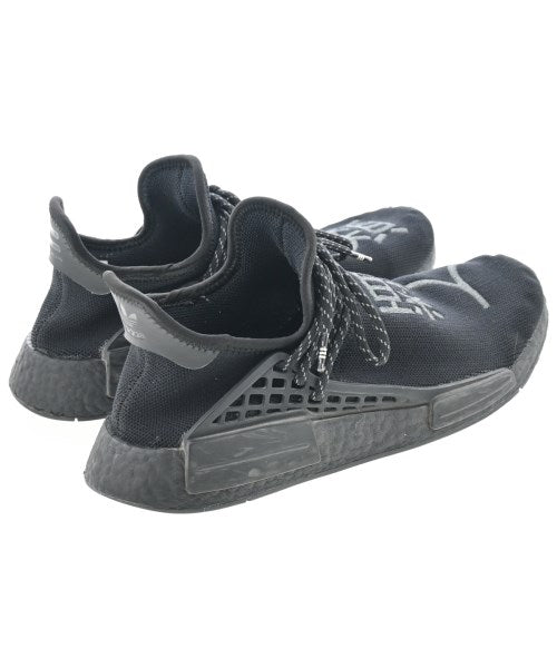 adidas 運動鞋