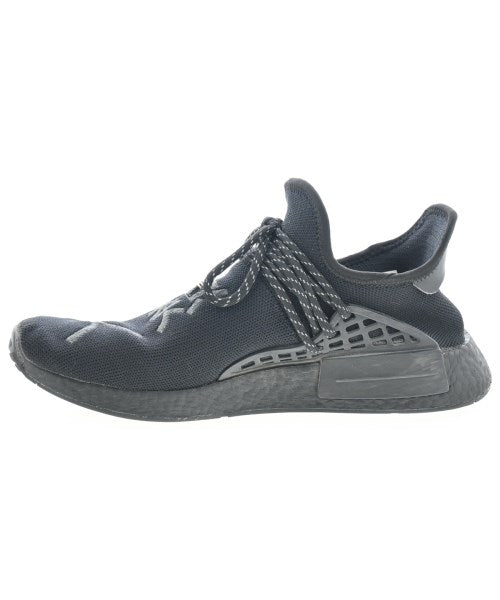 adidas 運動鞋