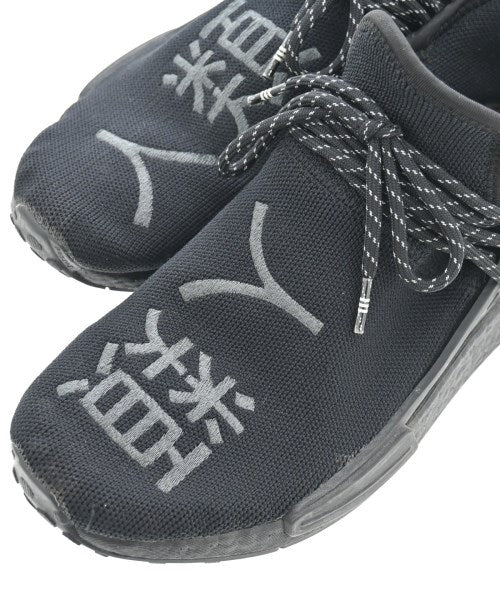 adidas 運動鞋