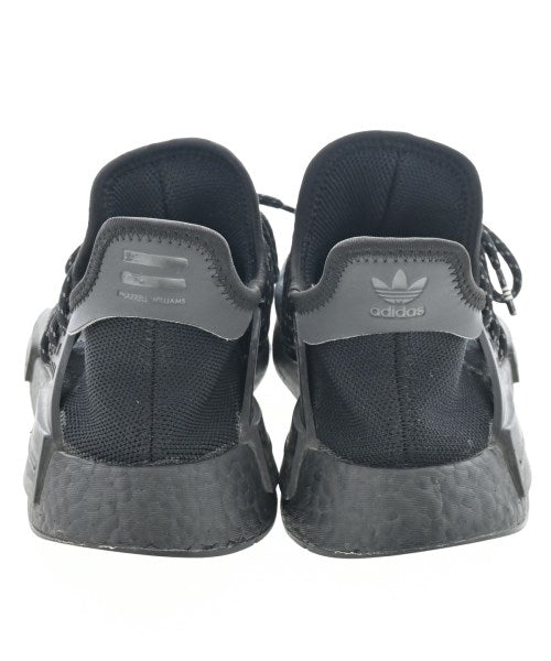 adidas 運動鞋