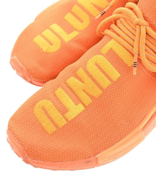 adidas 運動鞋