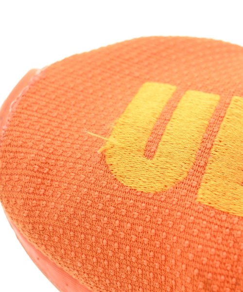 adidas 運動鞋