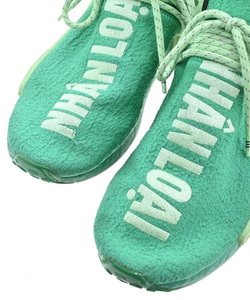 adidas 運動鞋