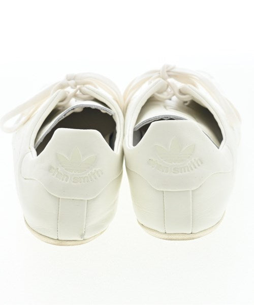 adidas 運動鞋