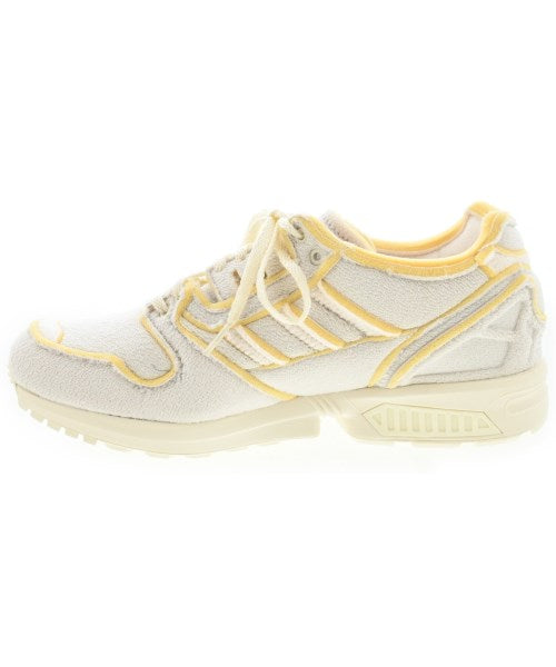 adidas 運動鞋