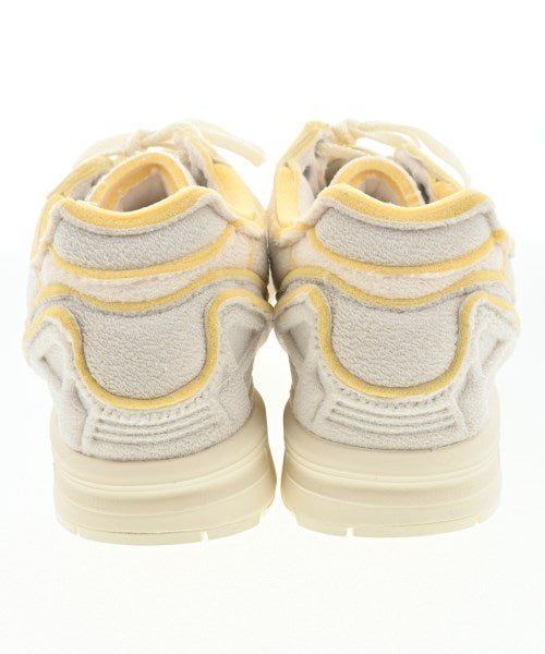 adidas 運動鞋