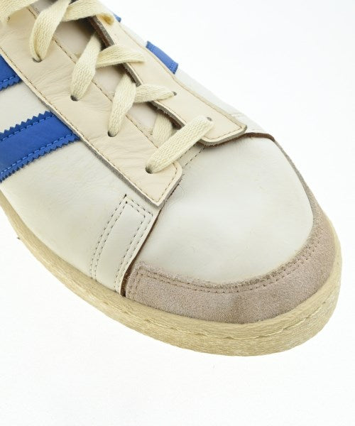 adidas 運動鞋
