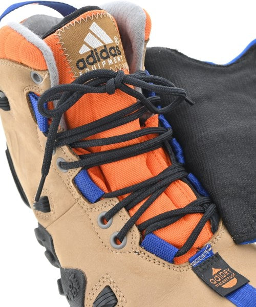 adidas 靴子