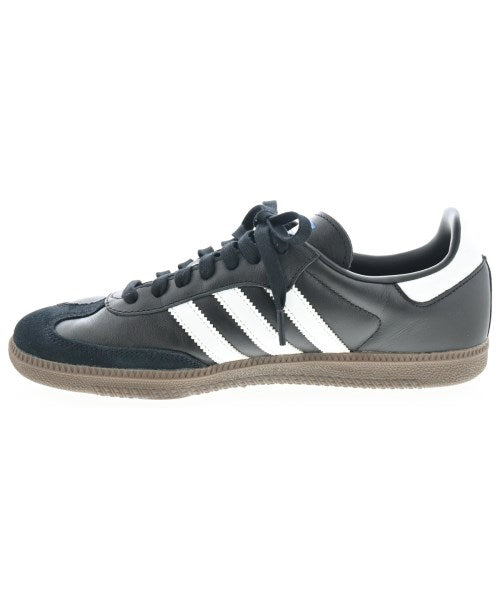 adidas 運動鞋