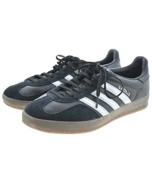adidas 運動鞋