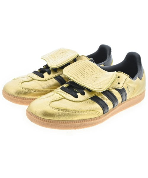 adidas 運動鞋