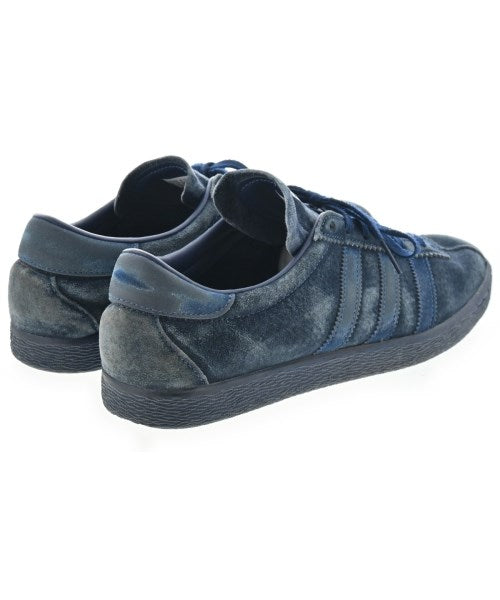adidas 運動鞋