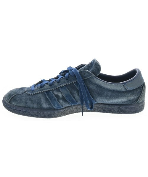 adidas 運動鞋